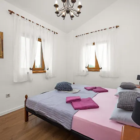 Aldore In Central Istria For 6 Persons With Private Pool *