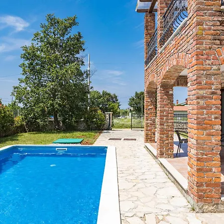 Aldore In Central Istria For 6 Persons With Private Pool ヴィラ