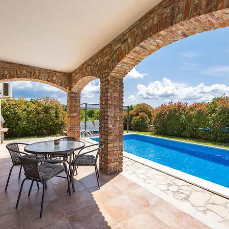 Villa Aldore In Central Istria For 6 Persons With Private Pool *